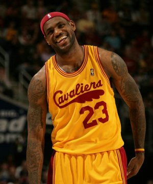 Maillot De Basket Cleveland Cavaliers LeBron James 23 Engrener Fan Version Retro Jaune